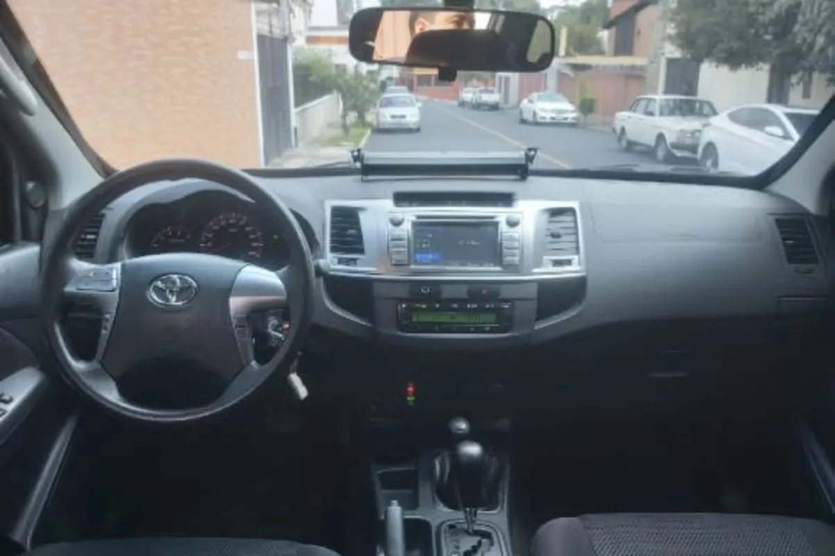 Toyota Hi-lux interior