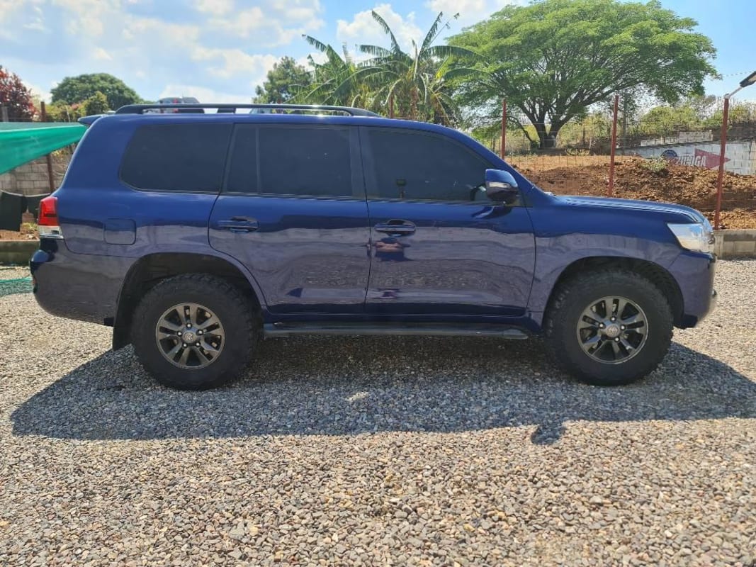 Toyota land cruiser bulletproof