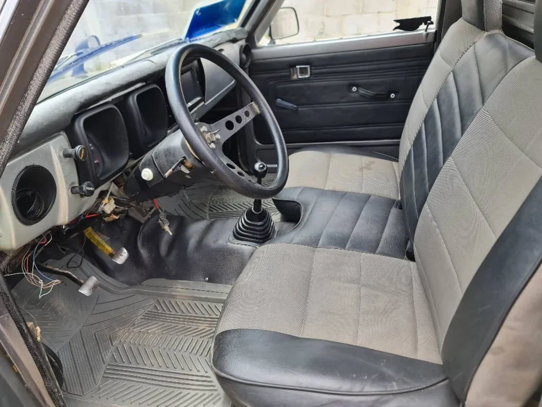 interior Toyota RN28